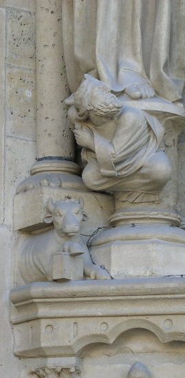 Notre-Dame de Paris grand portail évangélistes tétramorphe Veau boeuf