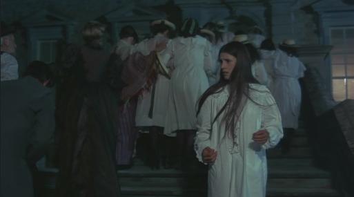 Picnic at Hanging Rock - Sara vient chercher Miranda